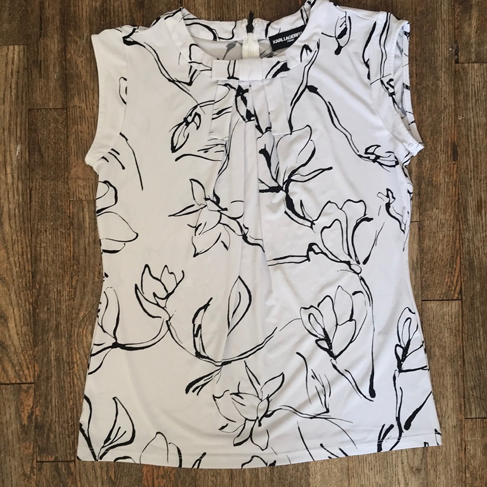 Sleeveless shirt